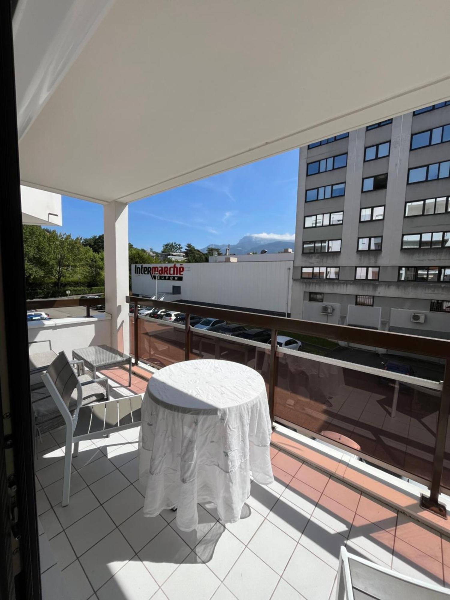 Cocon Annecy 2024 Grand Balcon Le Lac Et Centre Ville A Pied ภายนอก รูปภาพ
